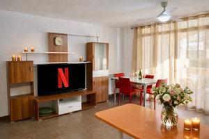Sunny Terrace Apartament Pool 2 min Beach Central