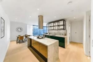 2 Bedrm Apartment Wrap Balcony Spa Gym Pool Sauna