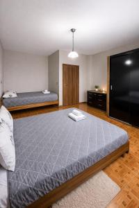 Theos Apartment Beachside Escape