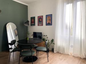 Modern Design Apartment Near Metro, Milan City Center