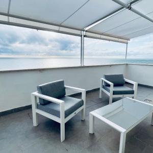 Seafront Penthouse near Rome