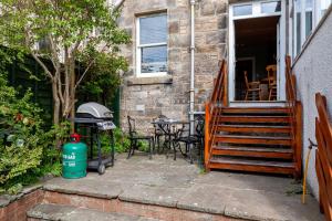 Queens Terrace - 3 bedroom garden apartment