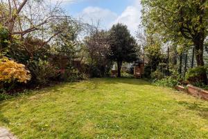 Queens Terrace - 3 bedroom garden apartment