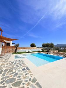 Villa Livia- panoramic view with pool and beautiful garden