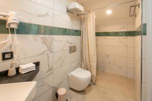 VillasRoyale León - heated pool and barrier free access