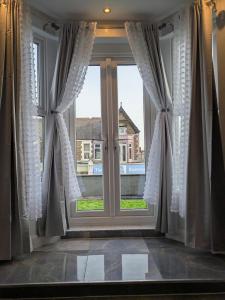 Modern 3-bedroom apartment, city centre