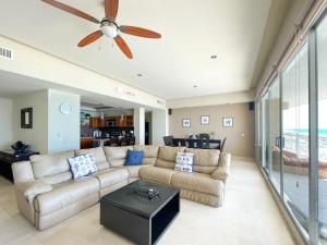 2BR Condo Infinity Pool & Serene Beach #601