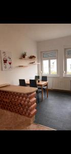 Schöne Ruhige Monteurwohnung bei Bayreuth mit Parkplatz, Küche, Internet, TV, Waschmaschine, Trockner