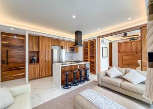 Modern Artee 1BR with Flex - Sleeps 4 - 2BA - Ocean Peek