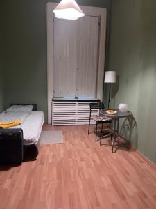 Quiet and Stylish Rooms in the Palace District