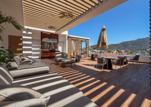 Modern Artee 1BR with Flex - Sleeps 4 - 2BA - Ocean Peek