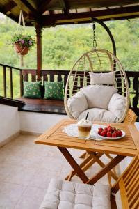 Family Hotel and Restaurant Varosha 2003