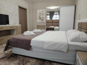 Apartment Ani - Spacious 3-Bedroom Apartment, Free Parking,10 min to Old Town