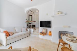 Modern apartment in Cabopino port
