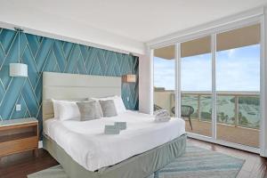 Bright Spacious 2BR Miami Retreat Balcony View