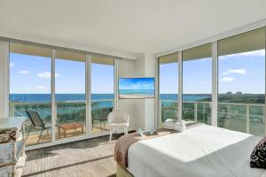 2BR apartment at the Arya Amazing bay views