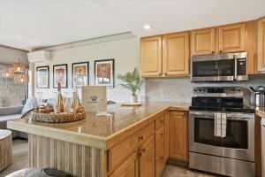 Kihei Alii Kai B108- 2 bedroom updated condo, AC, walk to beach & shops