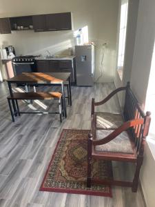 Yellow House, Private Apartment, Centro Arteaga