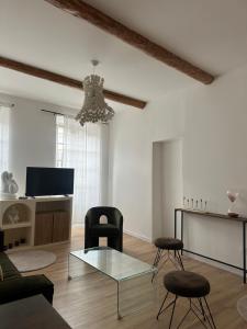 CARPENTRAS appartement 3e étage situé dans le centre historique