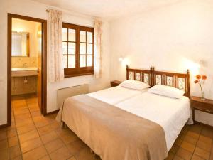Apartment inMas Nou with shared pool