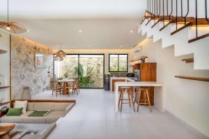 Anjuna B2 Surf & Sunset 1BR Villa in Uluwatu