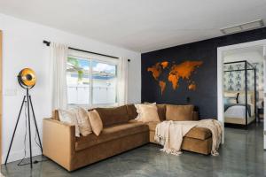 Waterfront Duplex: 3 Blocks to Beach, Hot Tub, SUP