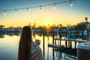 Waterfront Duplex: 3 Blocks to Beach, Hot Tub, SUP