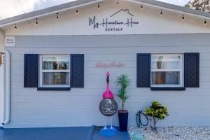 Walk to beach (1 block), pool, putt putt, triplex