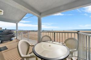 Ocean and Scenic Beach Views From Deck apts