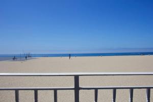 Ocean and Scenic Beach Views From Deck apts