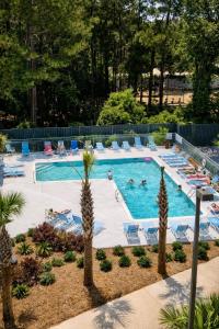 Top Floor Oceanview Luxury KING Villa - Balcony & Steps to Beach