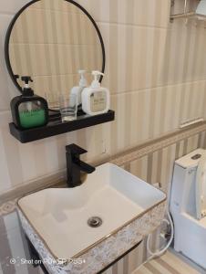 Royalty Hotel