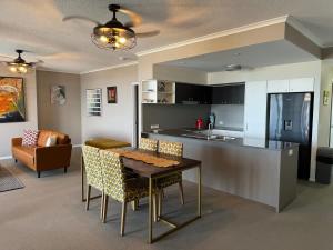 The Perfect Host @ Curtis Apartments