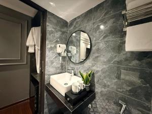 Hanoi Sense Legend Hotel & Travel