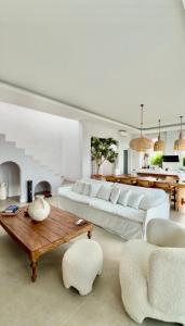 Villa Manne Luxury 3BR Private Pool Mediterranean near Canggu Bali