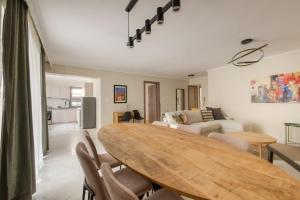 Spacious Elegant Luxurious Central