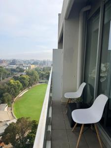 Stylish Designer Stay in Sth Yarra & Balcony Views