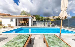 Awesome Home In Rovinjsko Selo