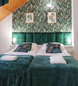 KRK stop near airport