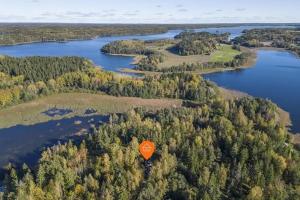 Three cozy cottages, sauna and big yardincluded