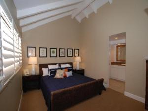 3112 W Oceanfront B - 4 Bdr Beachfront Upper Unit With Ocean Views