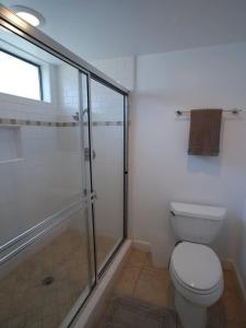 3112 W Oceanfront B - 4 Bdr Beachfront Upper Unit With Ocean Views