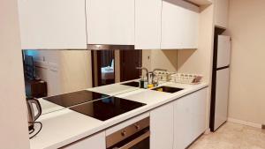 Luxury two bedroom apartment by Sky Suite