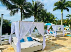 Resort Camboinhas, 100m praia com Piscina