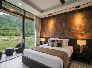 Modern Luxury Pool Villa w Sauna 500m to Beach