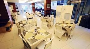 PYRENEES Malioboro Hotel