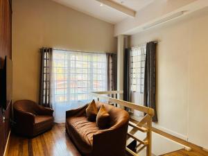 3BR Family Haven near Burnham Park Free Parking