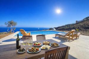 Sea view villa with private swimming pool