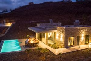 Sea view villa with private swimming pool