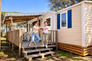La Pinède Mobil Home 6 personnes - Camping 4 étoiles la Presquîle du Barcarès